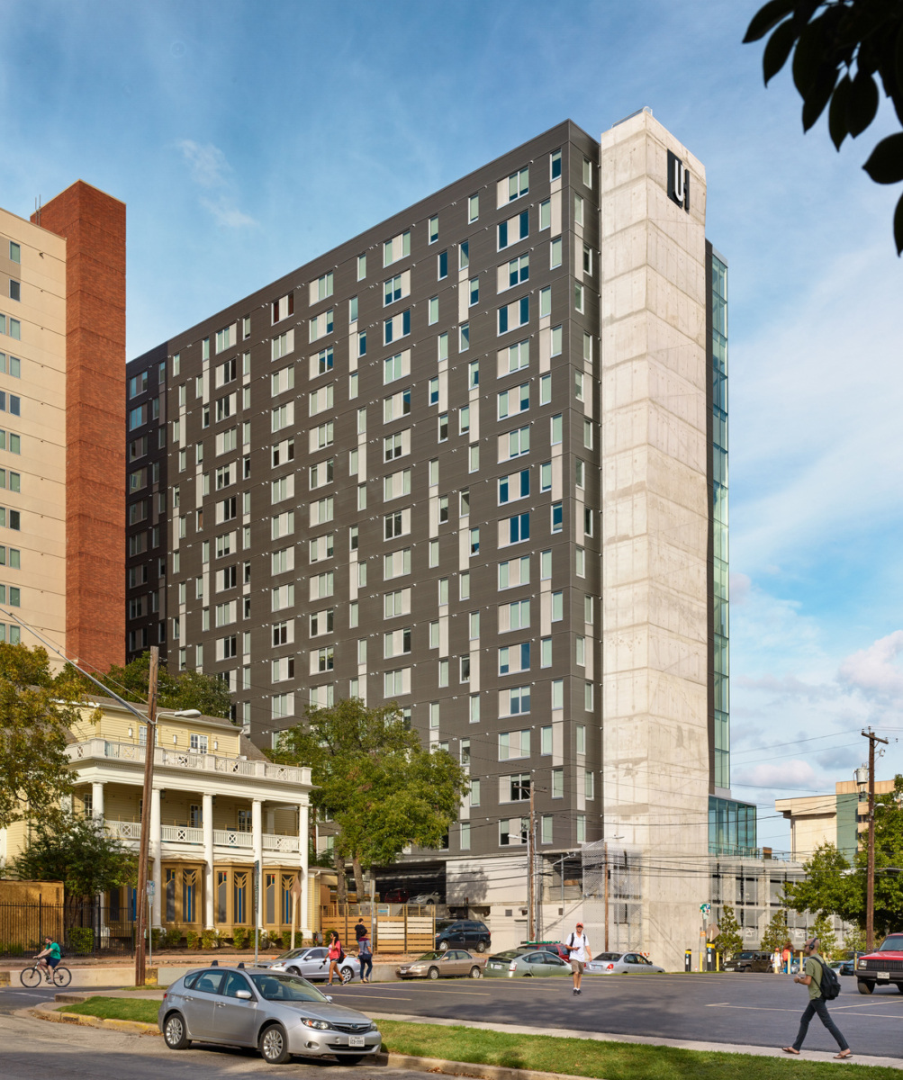 德州大学奥斯汀分校的绿色高楼公寓(University House Austin)-11