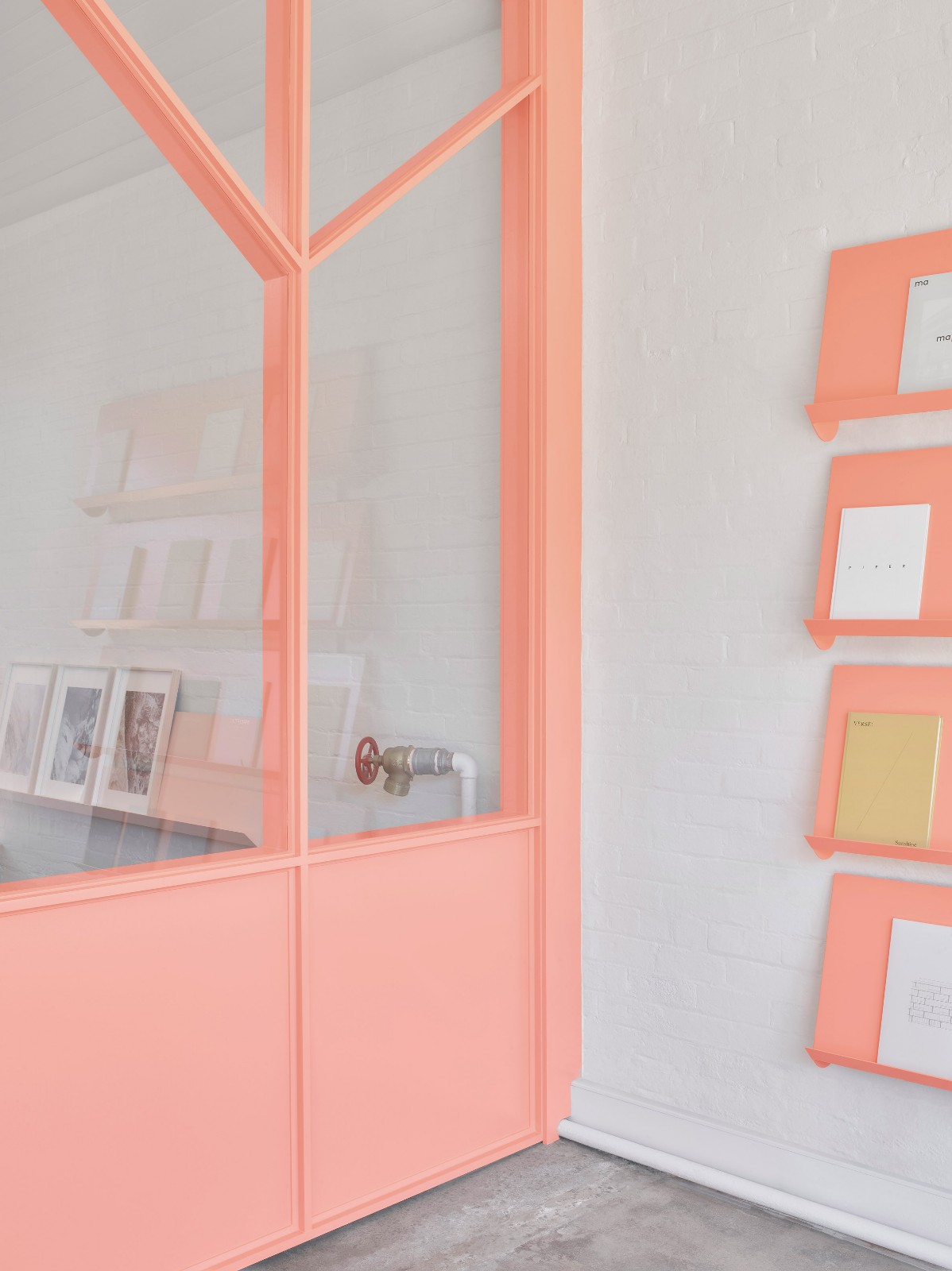 BoardGrove使用三种色调的桃色，定义墨尔本这一共享空间内的不同区域-1