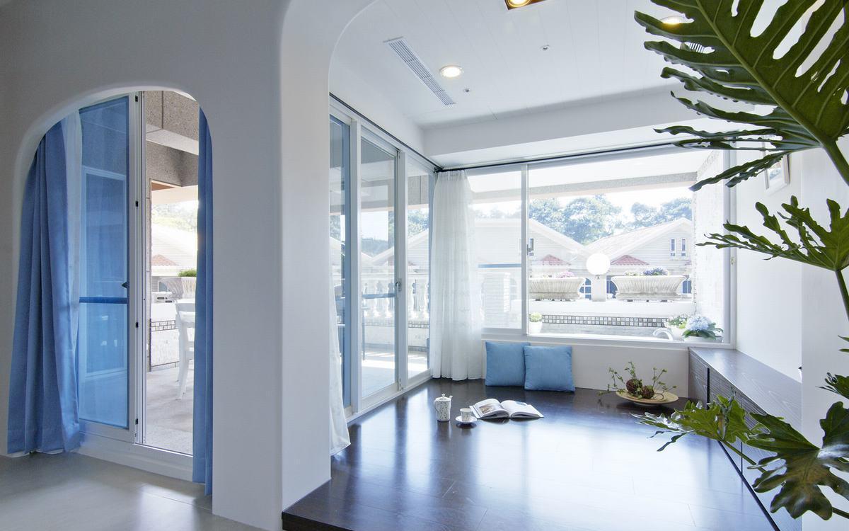 地中海风格度假屋，浪漫四柱床，斜屋顶木屋意象-6