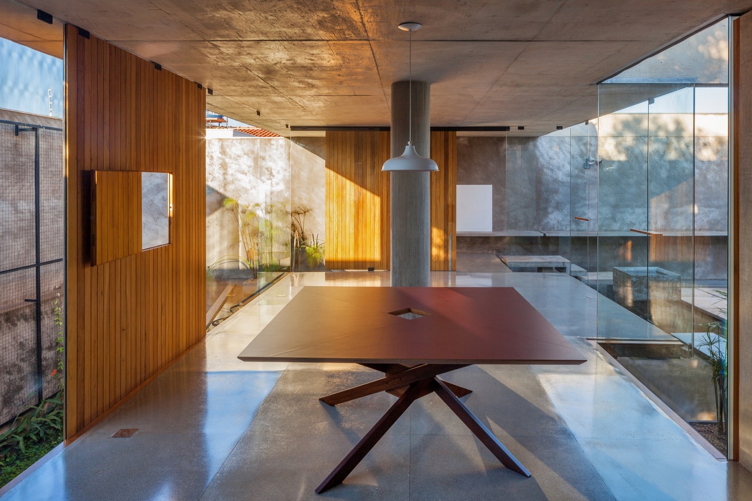 巴西奥兰蒂亚住宅 · 共生设计展现居住与工作空间-45