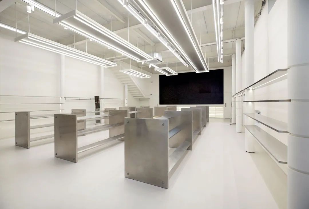 首尔 Kasina 极简鞋店空间丨韩国首尔丨unseenbird-6