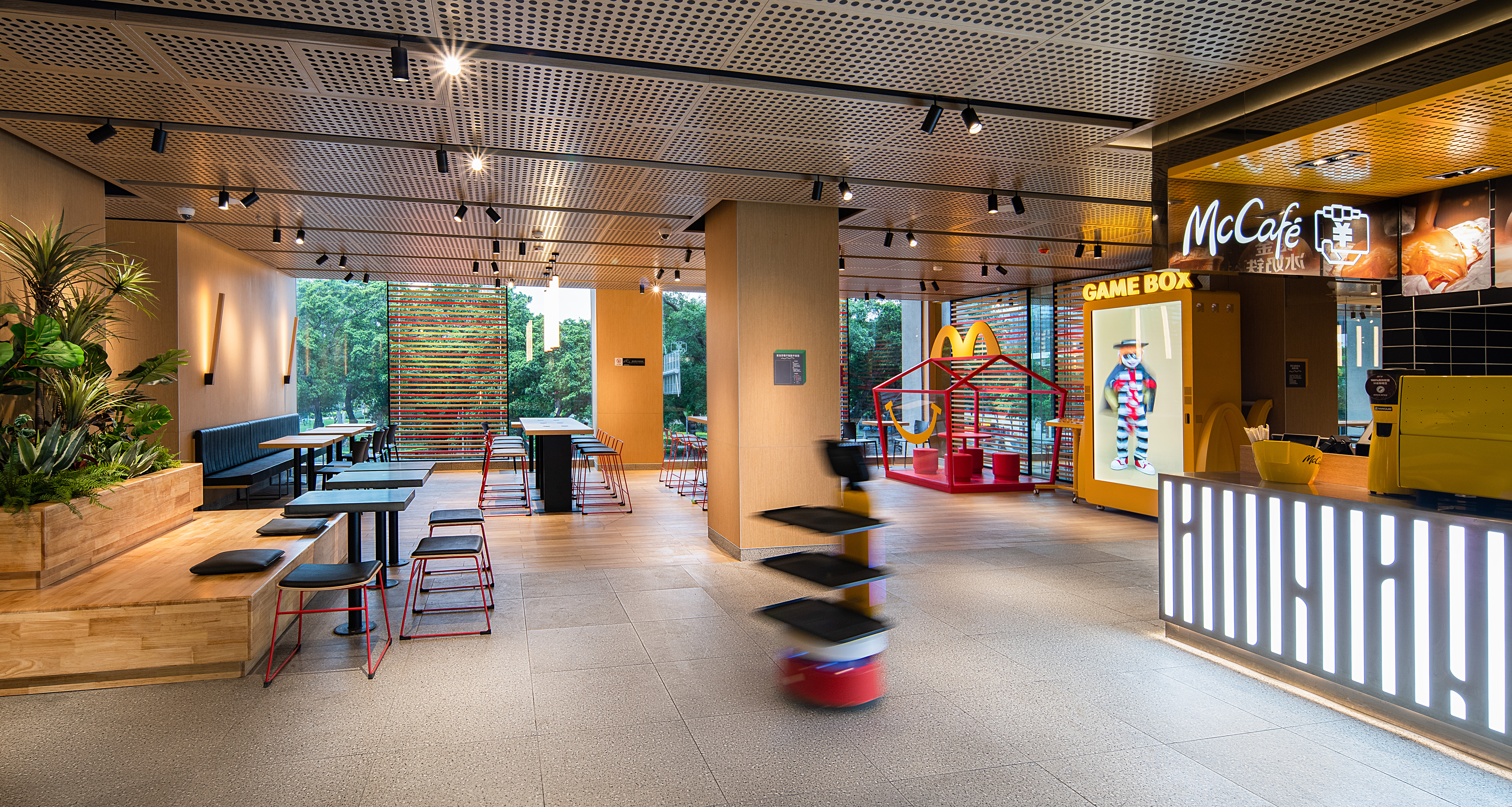 麦当劳广州（海印缤缤广场店）丨中国广州-14