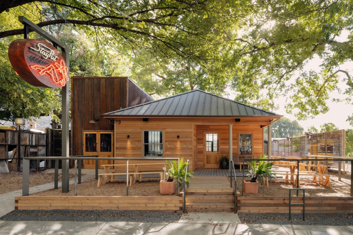 奥斯汀历史民居变身 Stay Put Brewery丨美国奥斯汀丨MAGIC architecture-11