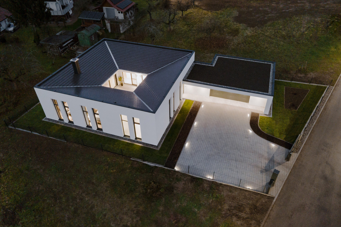 带开放式布局的独栋住宅 buerohauser-11