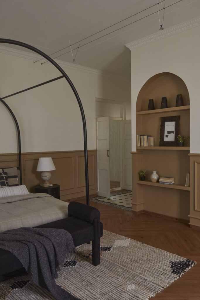 鸡蛋花庄园

注：Frangipani常见指鸡蛋花 ，Estate有庄园、地产等意思，结合语境这里翻译为鸡蛋花庄园较为合适 丨FADD Studio-32