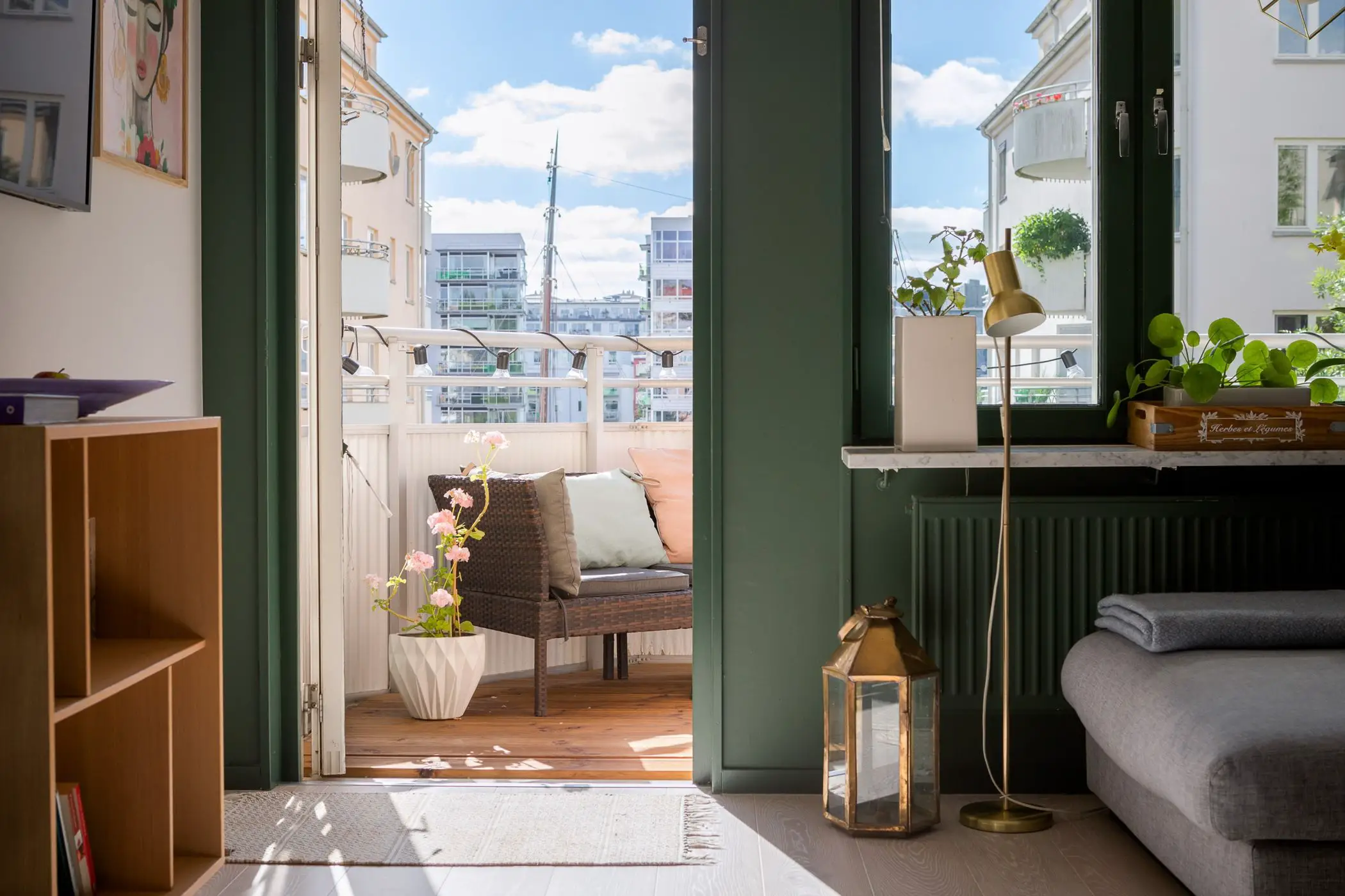 瑞典斯德哥尔摩明亮舒适两居室公寓设计-9