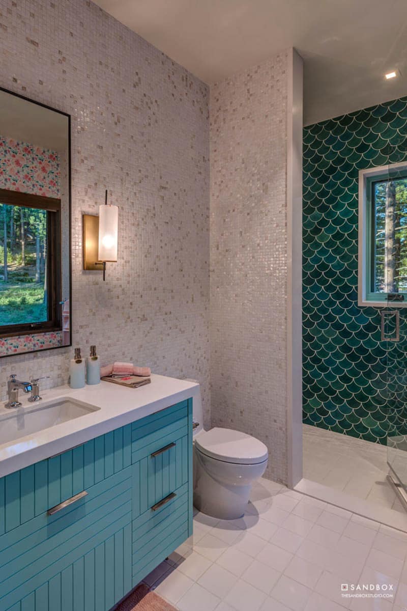 Mountain contemporary retreat in a stunning setting of the Sierra Nevadas-14