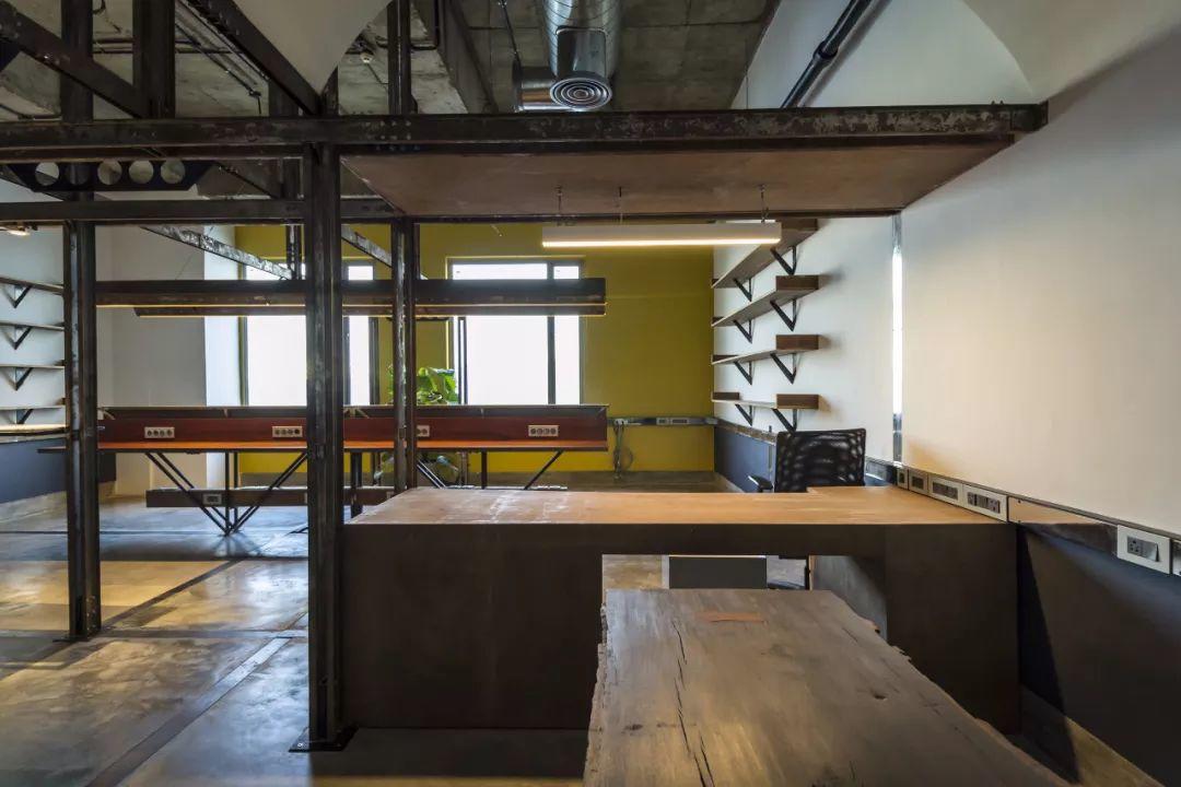 框架系统构建空间层次:建筑办公室丨印度丨Studio Juggernaut-19