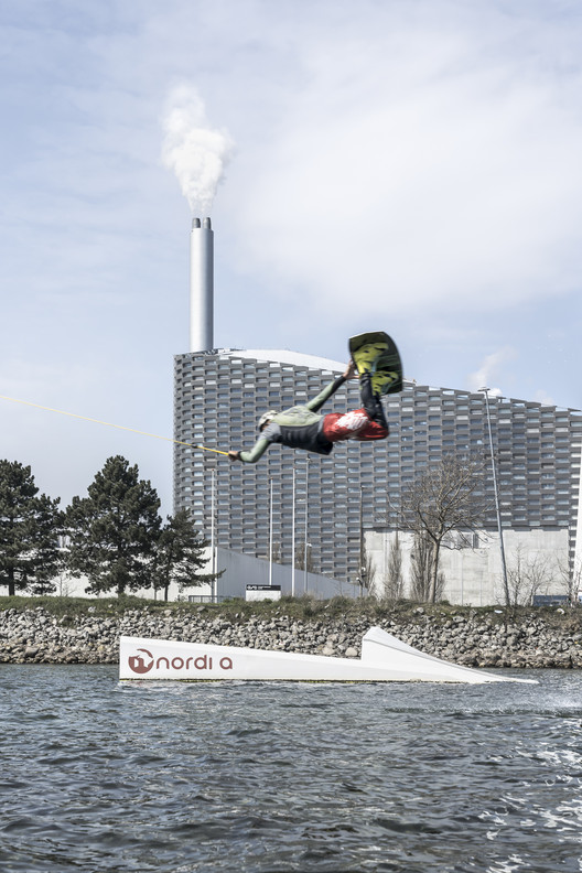 Amager Bakke垃圾能源转换厂顶部公园及滑雪场丨丹麦哥本哈根丨BIG,SLA-14