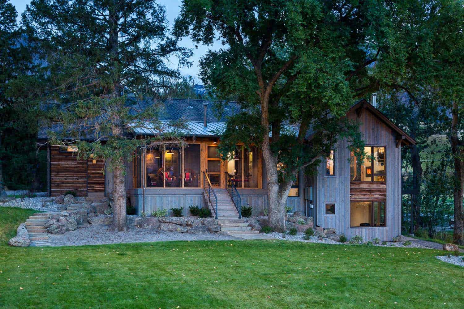 Breathtaking Montana mountain retreat in harmony with the environment-25