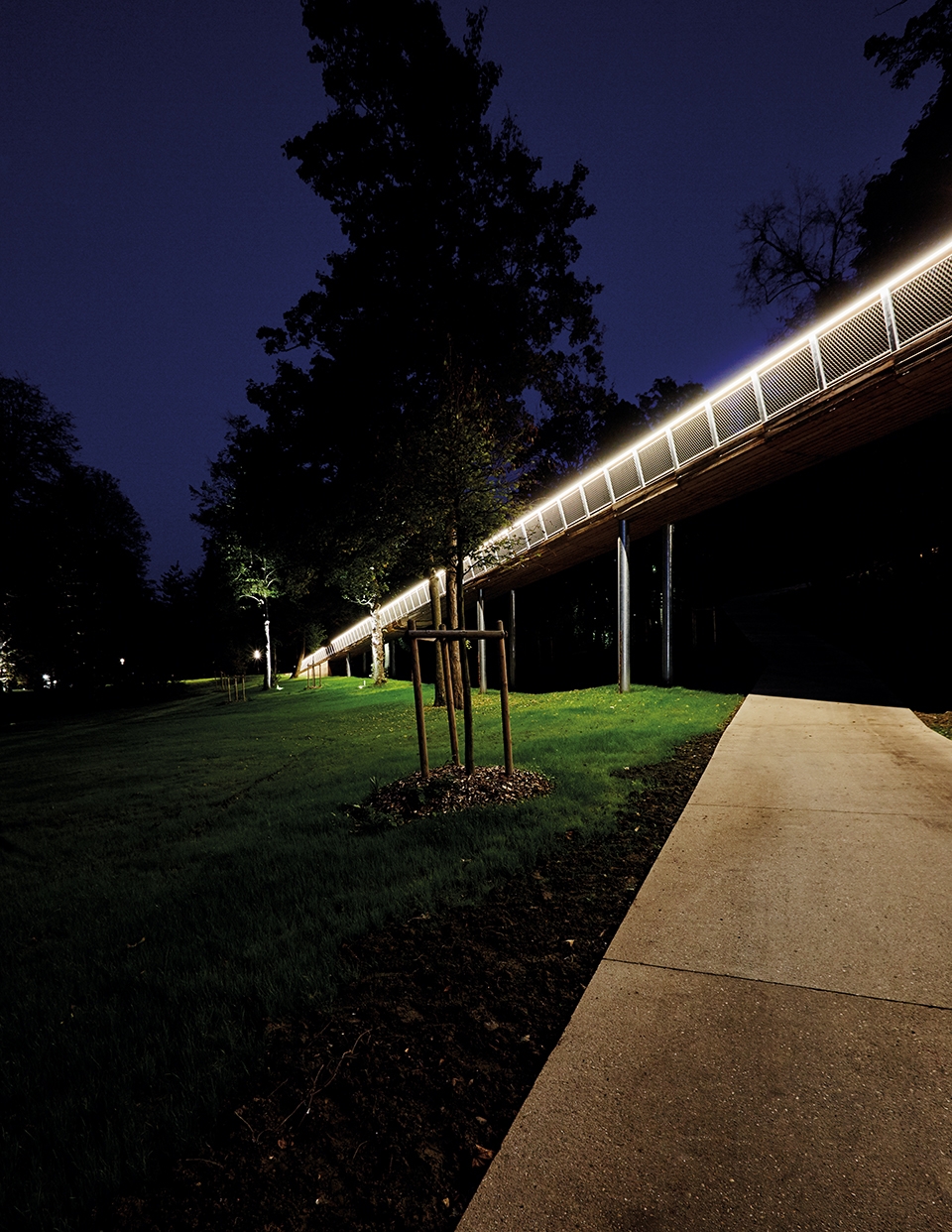 城市坡道 | 连接克雷伊市中心的无障碍新路径-55