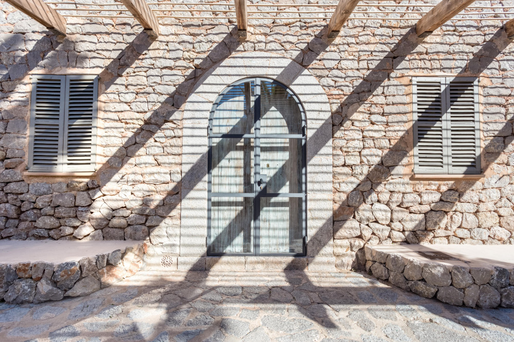 马略卡岛 Deia 镇现代与传统结合的 Can Anita 私人住宅-0