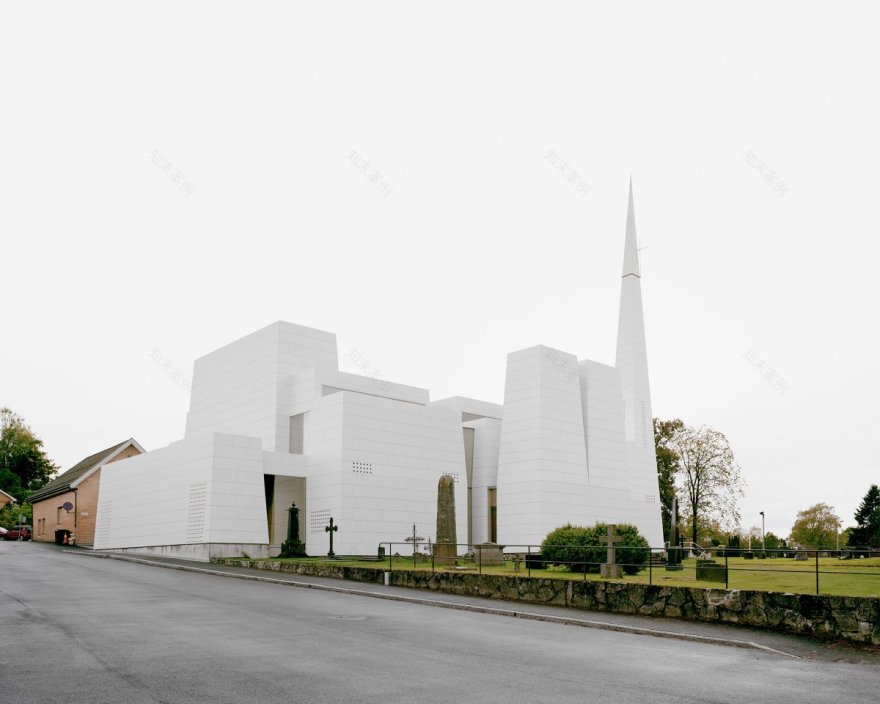 挪威现代"复活教堂" | 几何陶瓷建筑重塑宗教空间-0