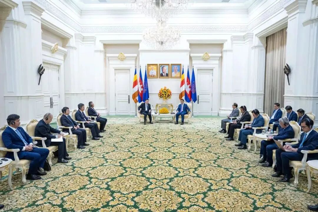 中交集团主要领导拜会柬埔寨首相洪玛奈并见证签约柬埔寨扶南德崇综合水利工程项目-4