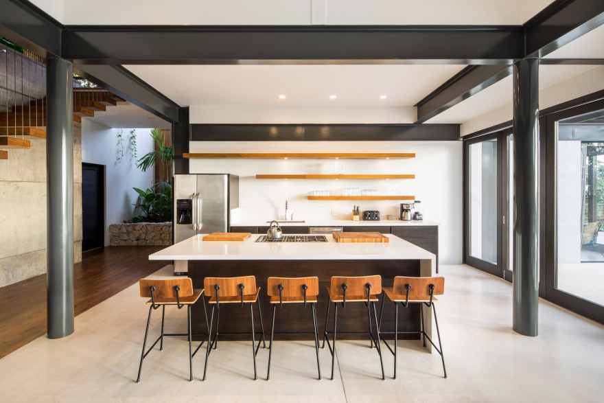 Studio Saxe creates contemporary villa in Costa Rican rainforest | Dezeen-8