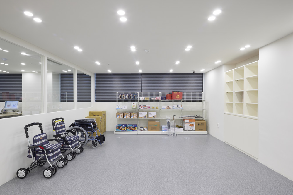 白色简约 30 平米书房设计-5