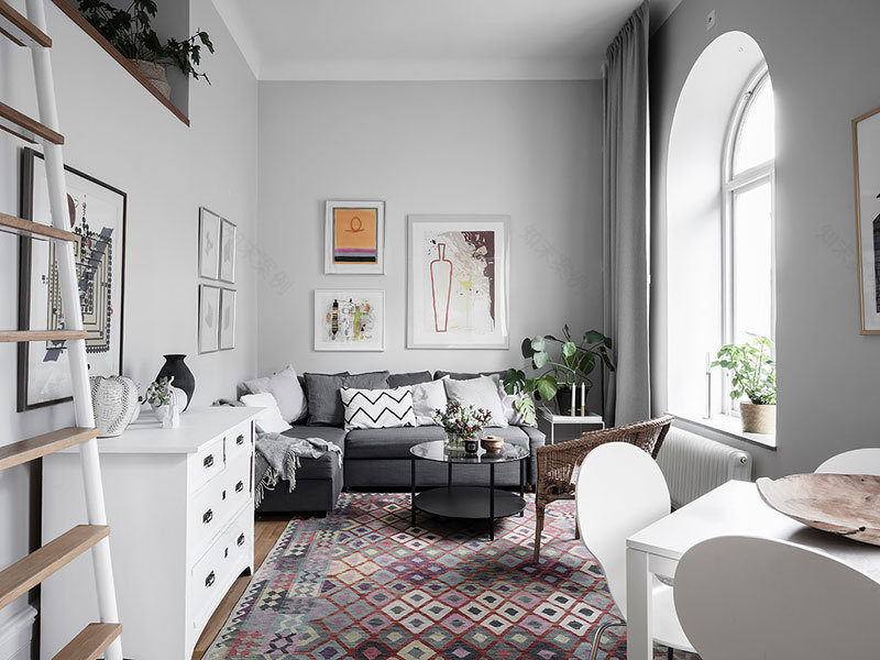 瑞典 30 平米精致公寓,高天花与拱窗打造宽敞空间-5