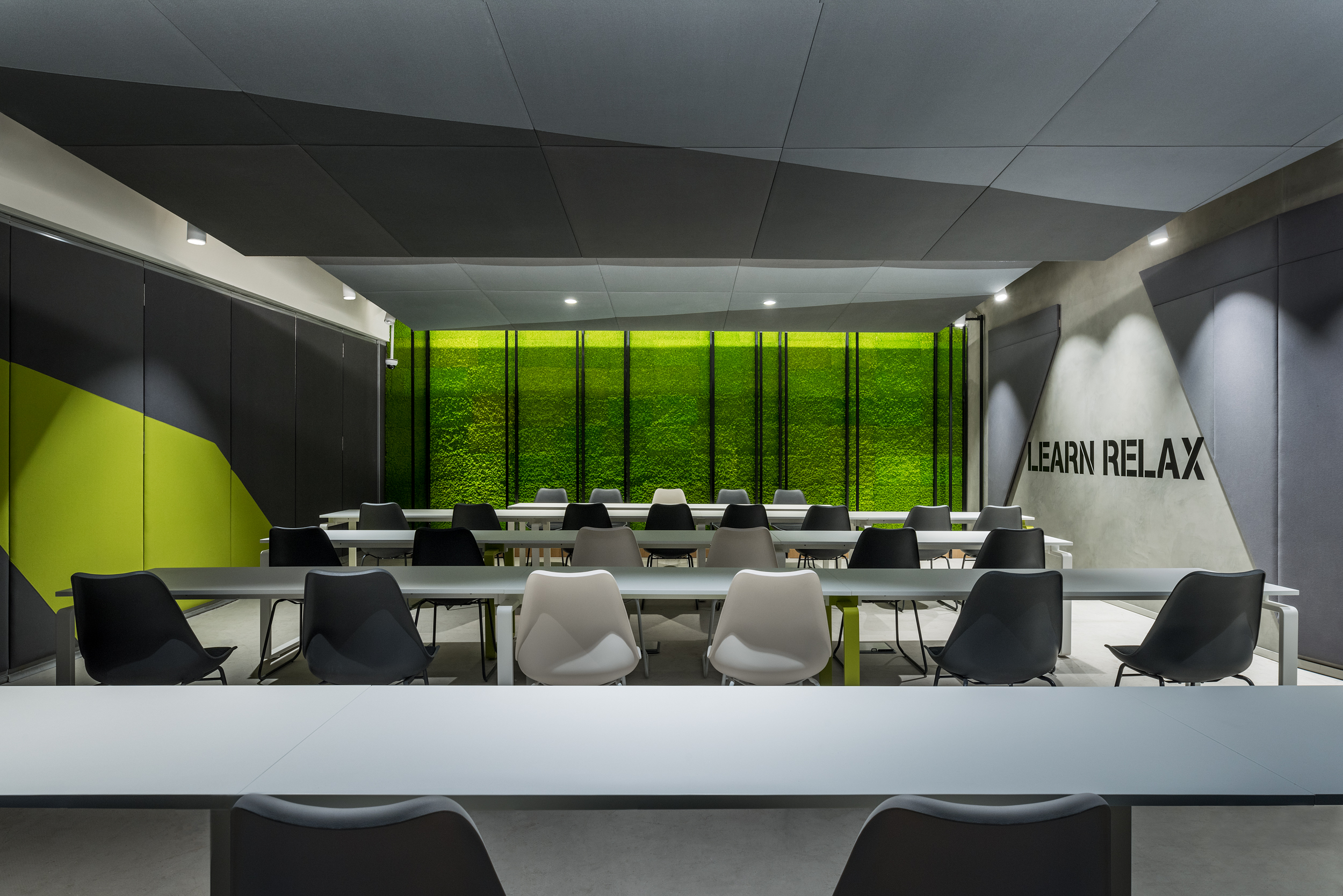 迪拜硅谷 Axiom Telecom 总部——绿色科技与人文融合之作-26