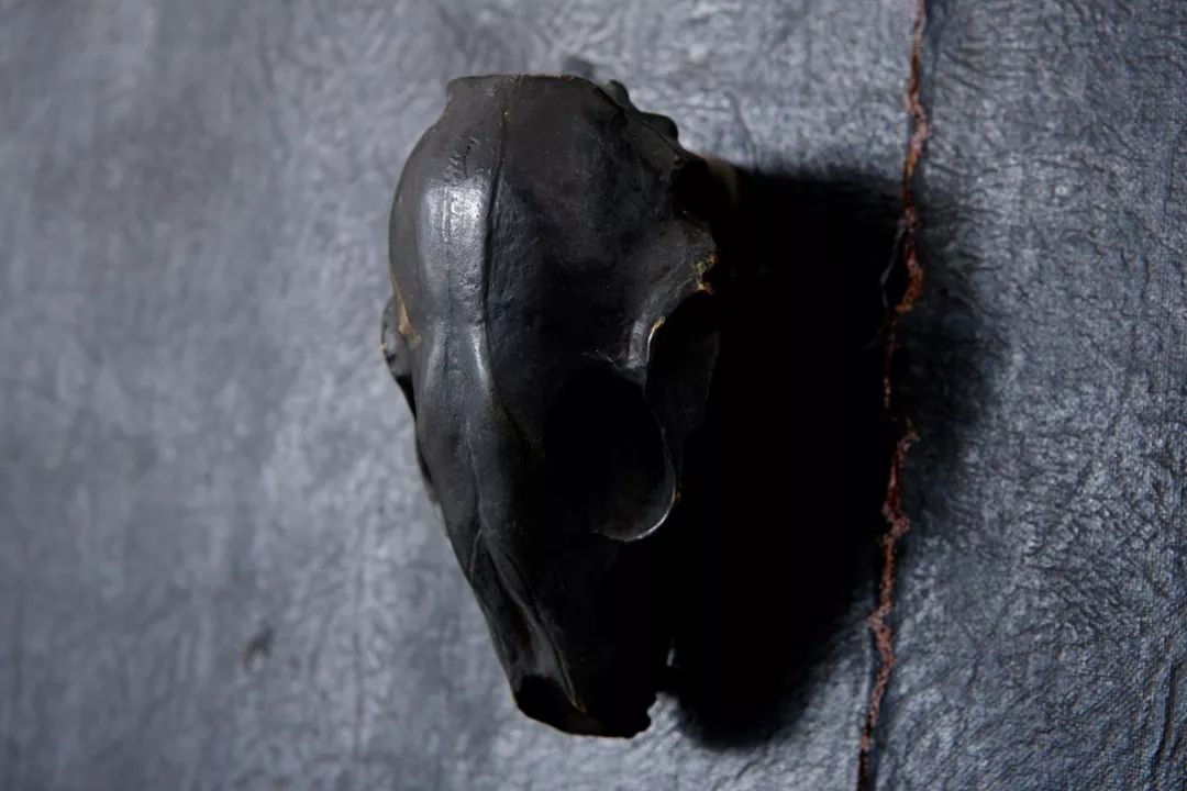 多学科设计大师 Faye Toogood 的手工实验艺术-38