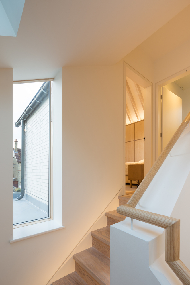 Mole Architects turn old, Edwardian British garage into contemporary, energy efficient dwelling called Fijal House 鼹鼠建筑师变老，爱德华时代的英国车库变成了当代的节能住宅，叫做菲贾尔住宅(FijalHouse)。-21