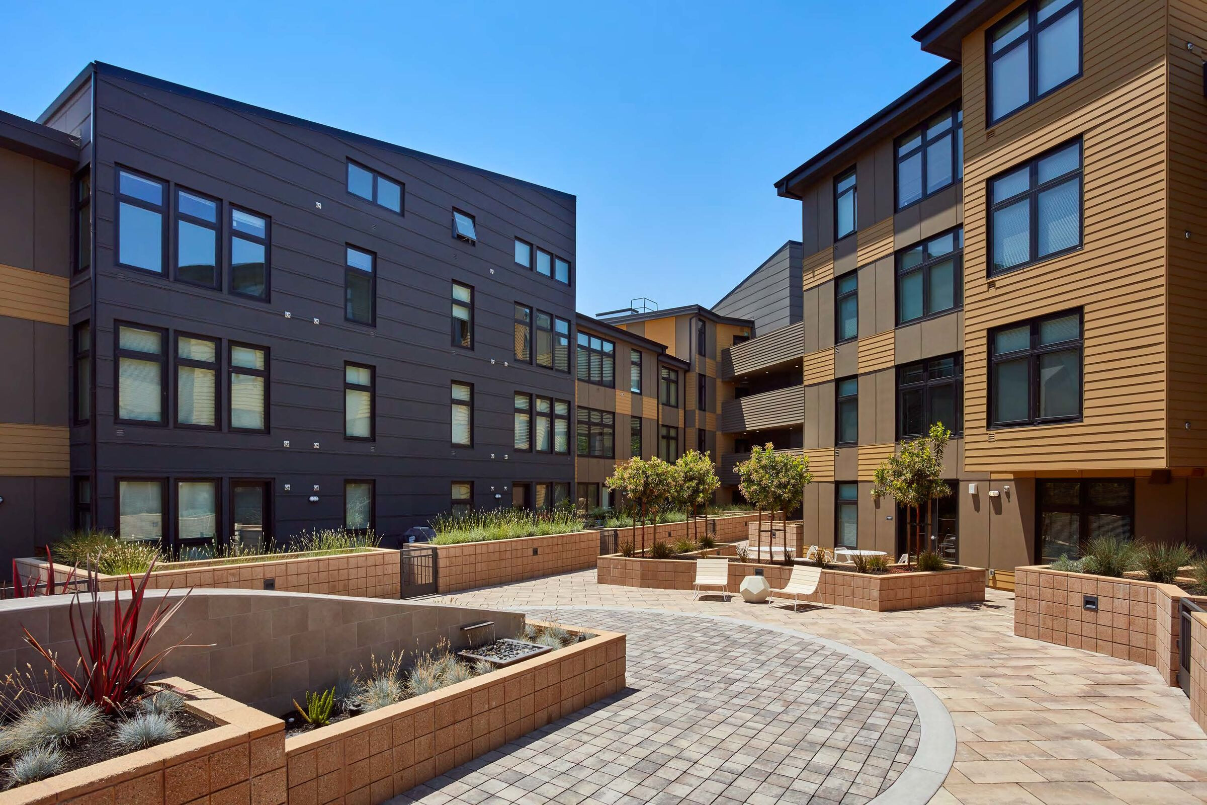 加州 Emeryville 新型混合住宅，工业风与居住功能的完美结合-15