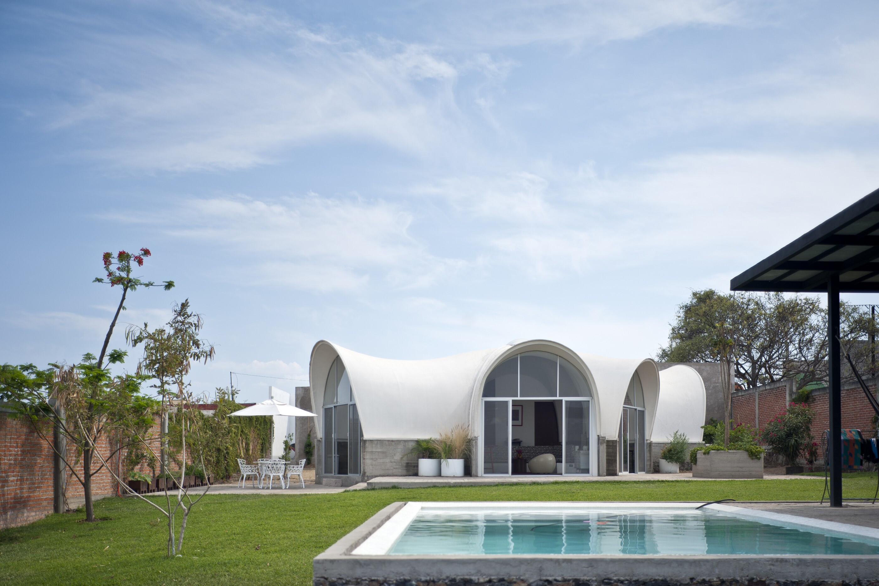 墨西哥 Tlayacapan 的现代私人住宅-11