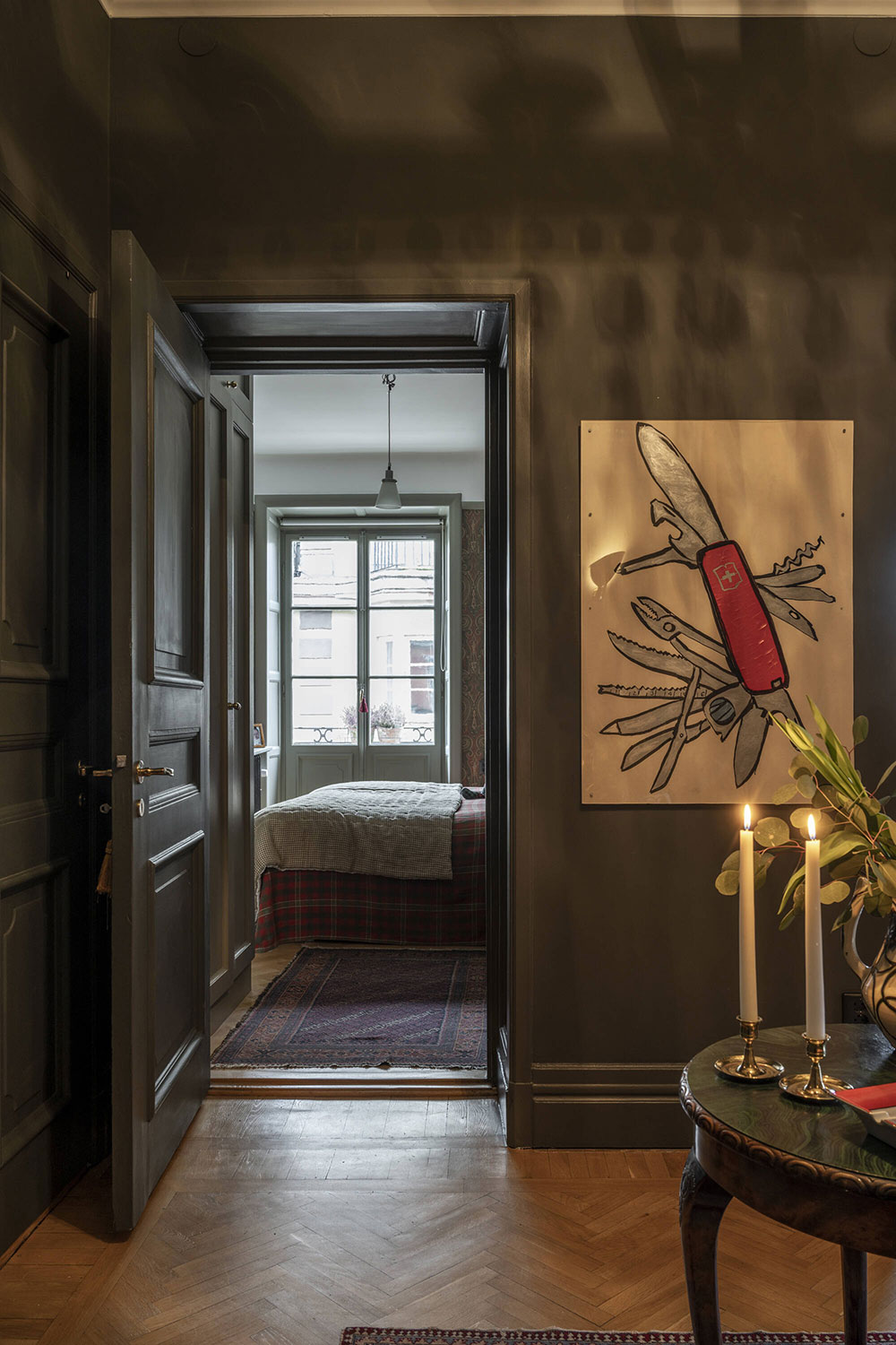 斯德哥尔摩 85 平米公寓 | 混搭风格与大胆艺术碰撞-14