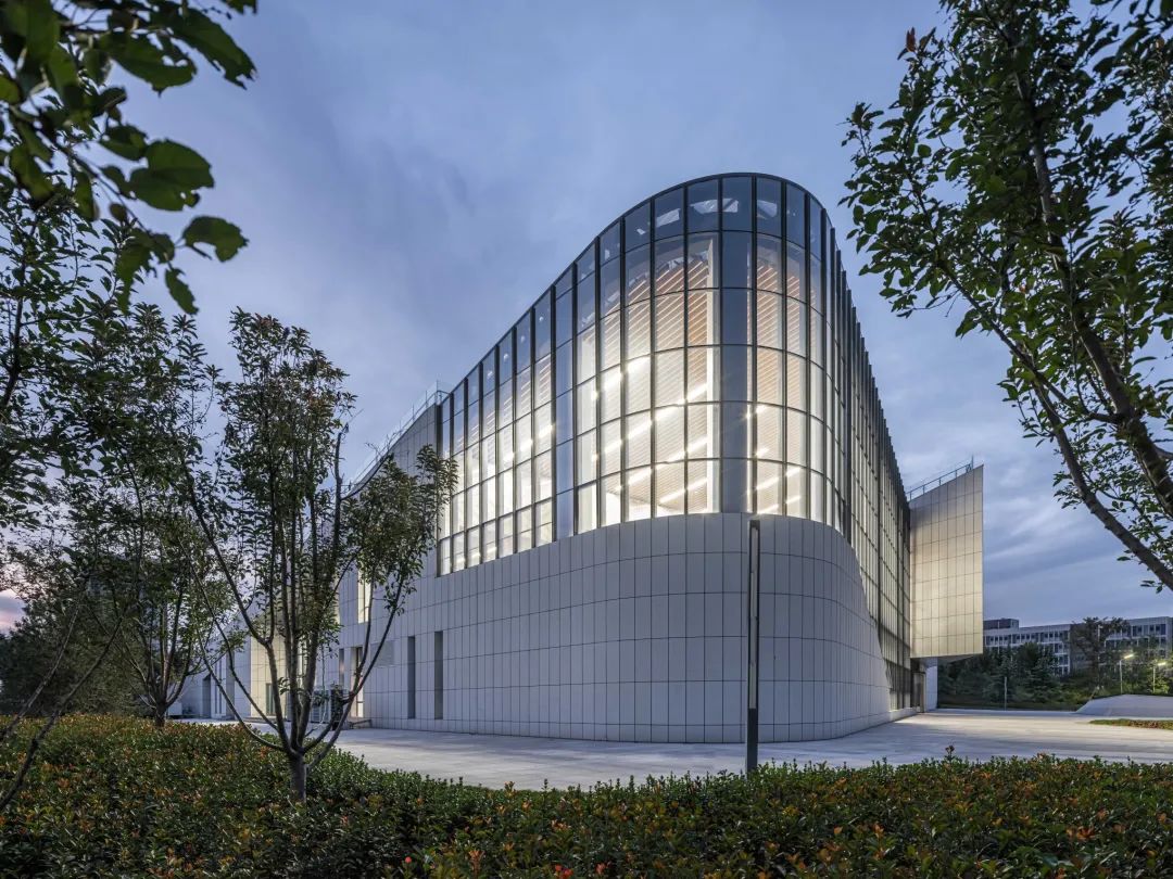 淄博大学城一期图书馆,会堂及学生活动中心丨中国淄博丨清华大学建筑设计研究院有限公司-12