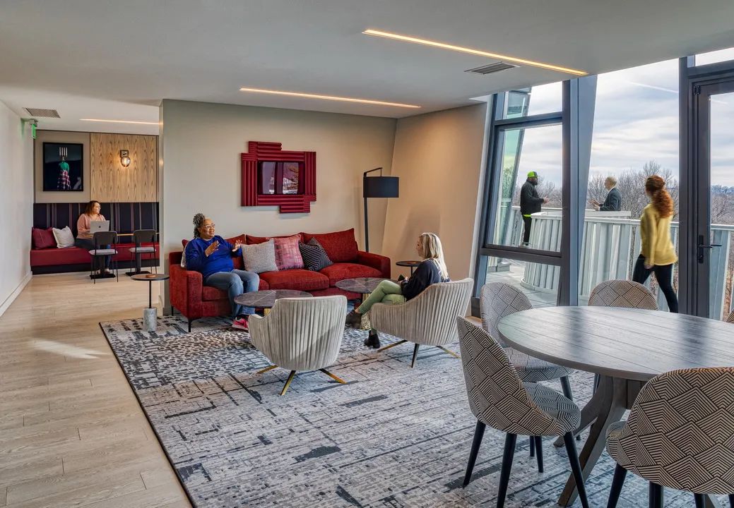 珍妮·甘建筑事务所 Studio Gang 新作,四款高层建筑个性与功能并存-36