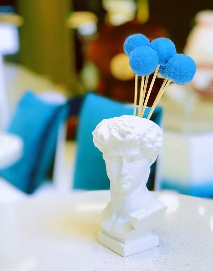 INS 北欧风冰淇淋店，海洋球池、梦幻水晶球灯吸睛设计-25