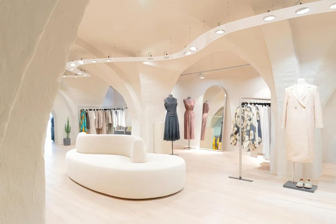 Domani精品店焕新设计丨因河畔加尔斯的安德烈亚斯·格尔策（Andreas Gerzer）-0