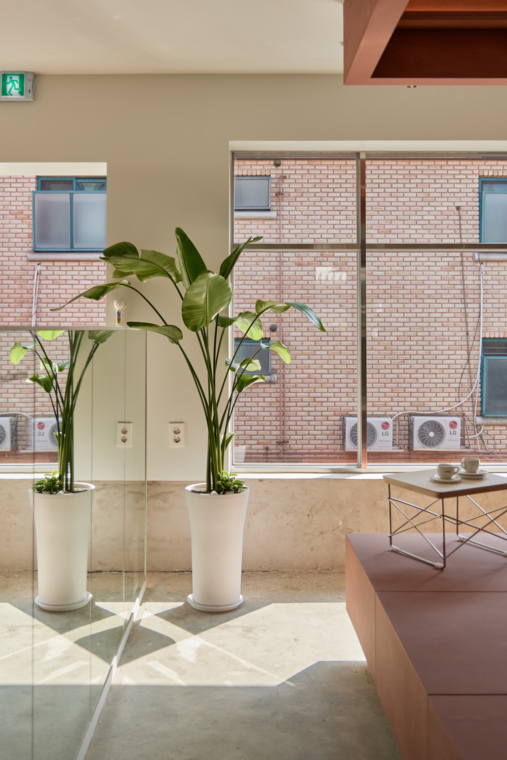 现代简约白调住宅，打造温馨舒适生活空间-29