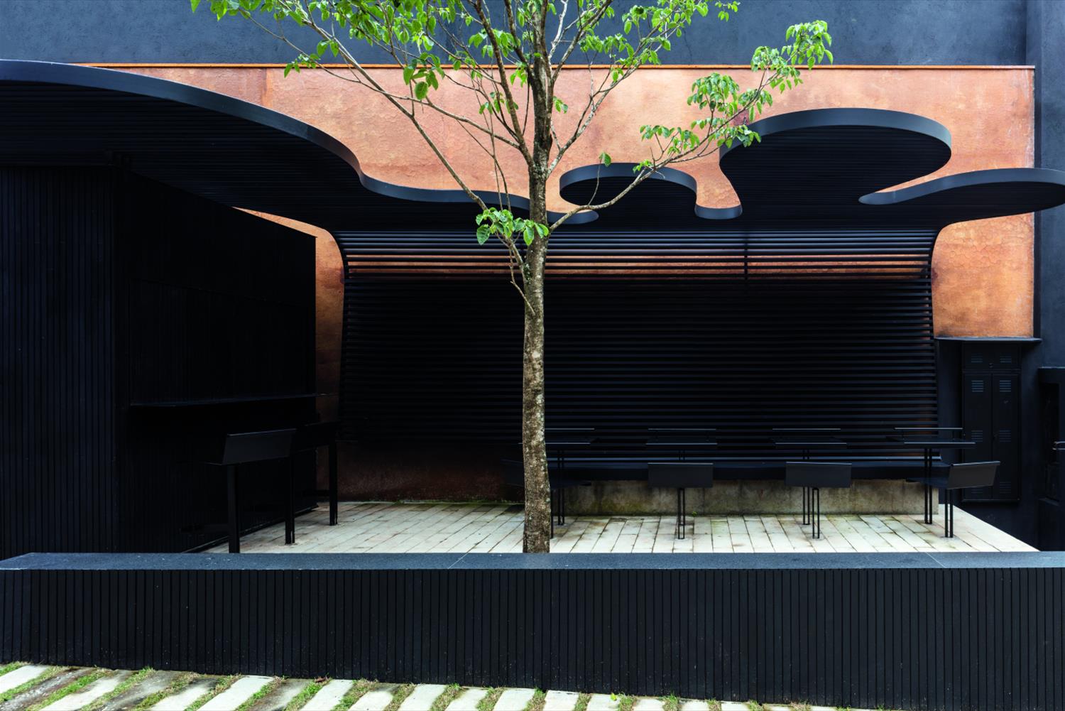 巴西 Mula Preta 商业展示厅-3