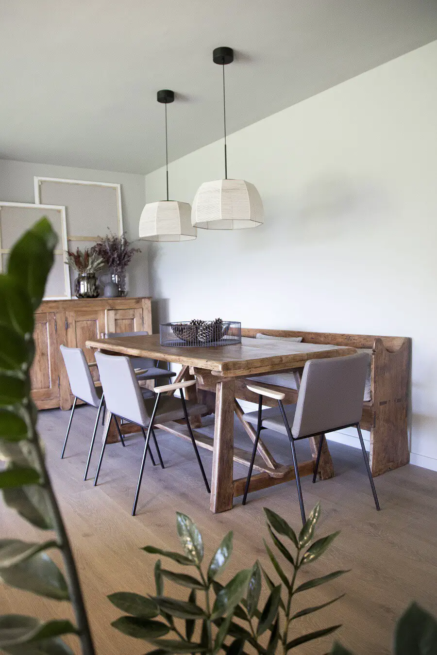 西班牙 Pyrenees 家庭避难所 | 灰色调与自然元素的完美结合-5