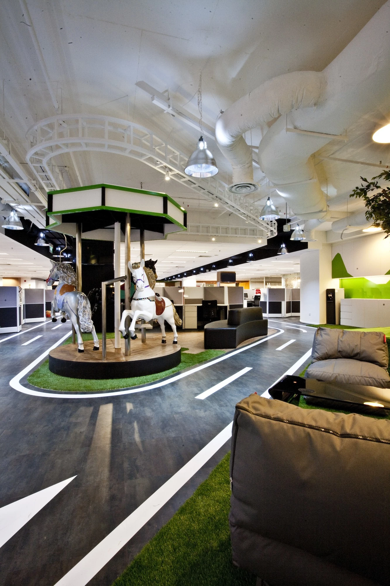 新加坡 SINGTEL 1688 中心·穿越时空的通讯历史室内设计-11