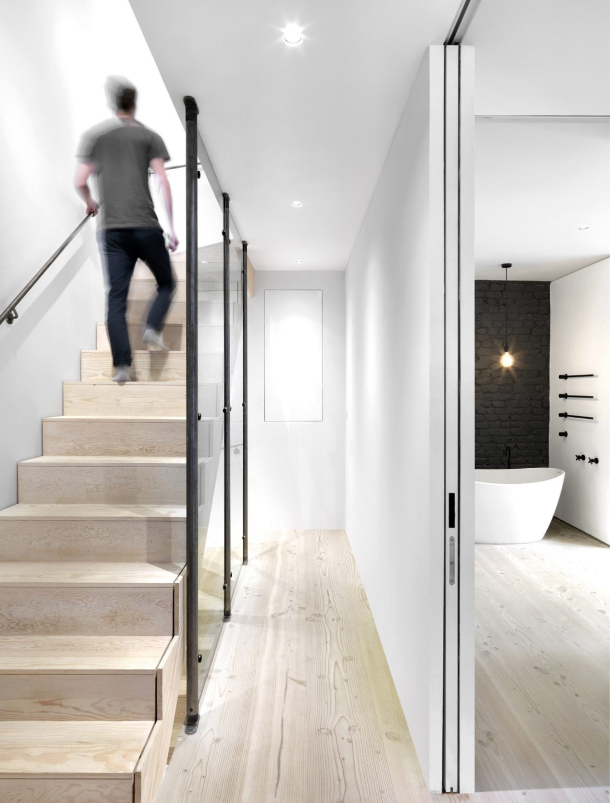 伦敦新住宅的单色内饰和乡村细节-8