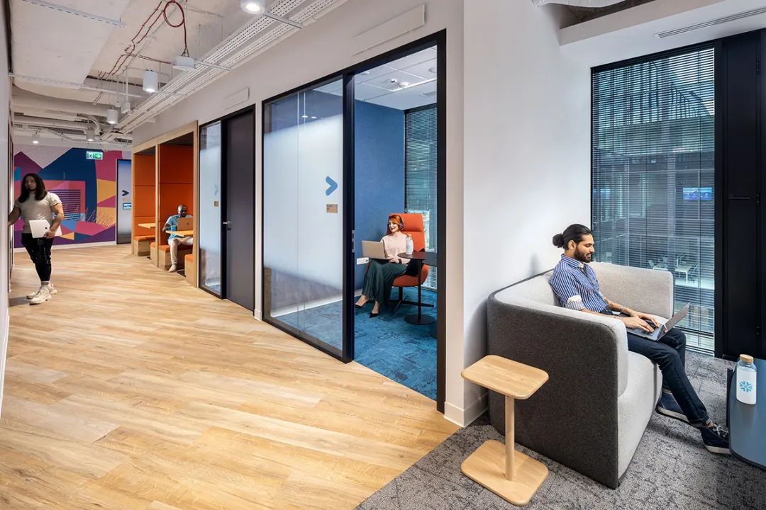 波兰华沙Snowflake办公室丨Massive Design-23