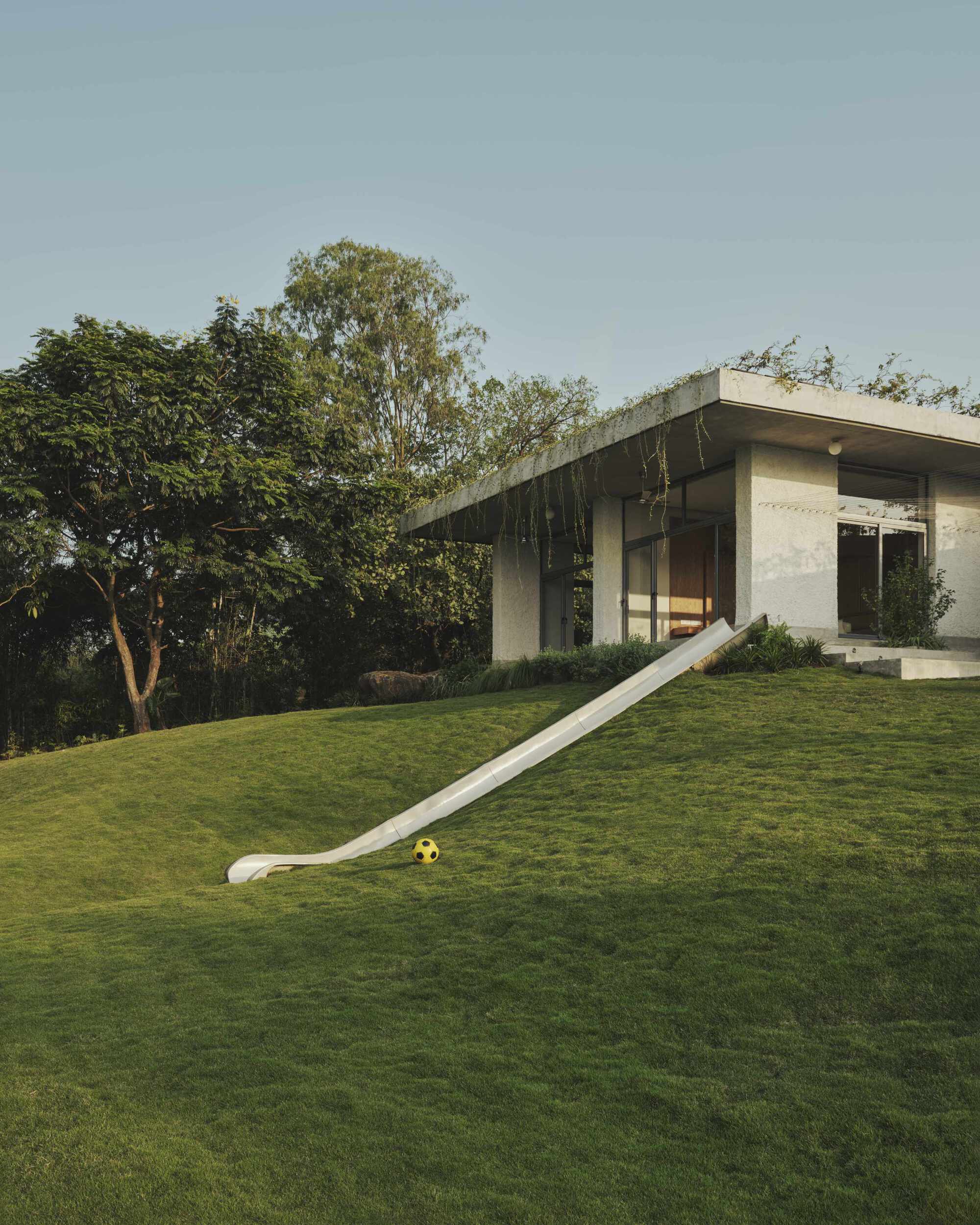 湖景别墅；湖畔住宅（注：Lake House常见释义为这两种，具体需结合语境确定，这里按常见理解给出） 丨印度丨Mazumdar Bravo-13