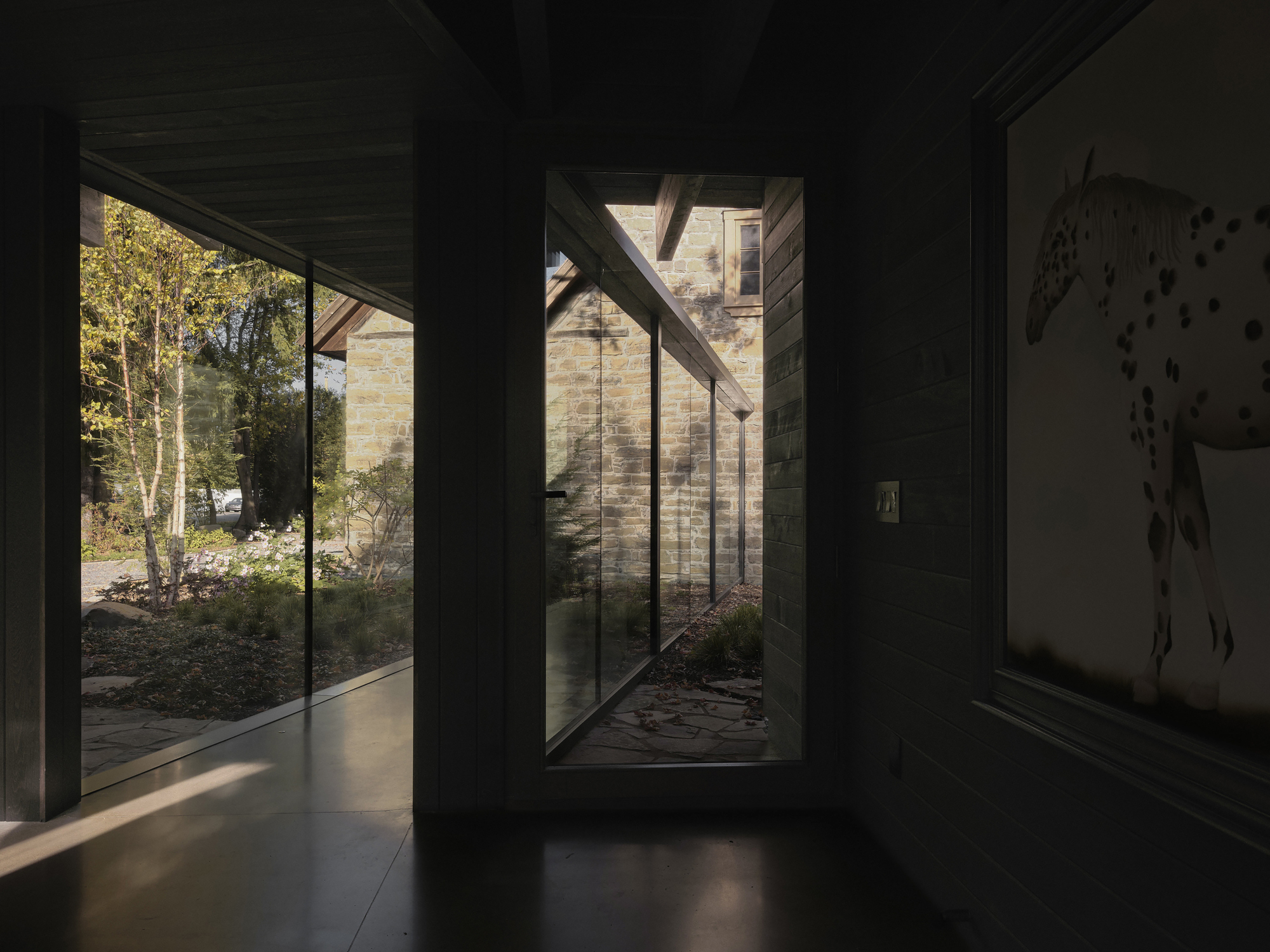 欧贝之家(注:Maison常见作房屋、住宅等意思,Aubé一般作姓氏,这里结合常见表达意译为欧贝之家 ) 丨加拿大丨YH2 Architecture-34