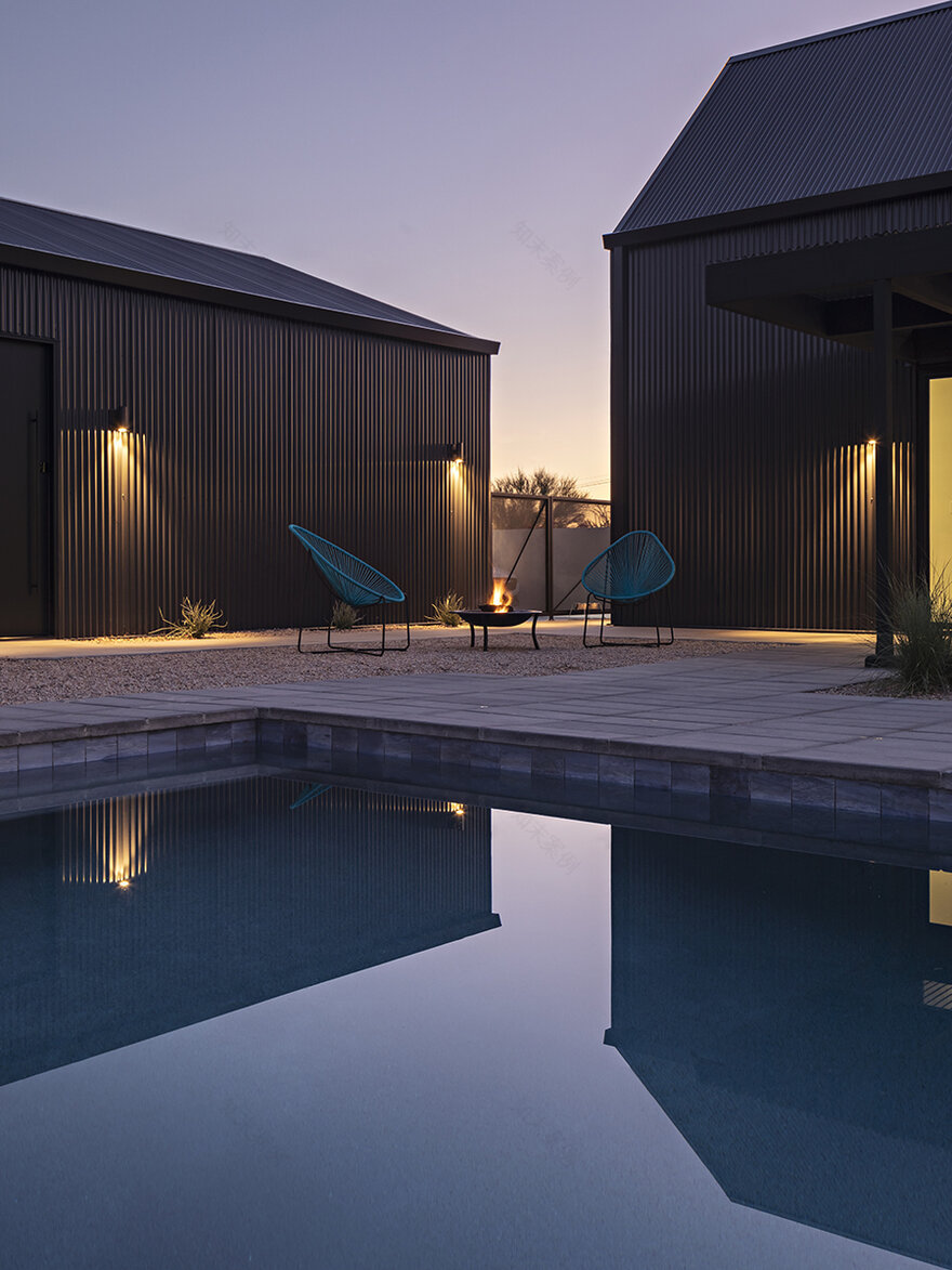 Pleats House in the Foothills of the Phoenix Mountain Preserve-21