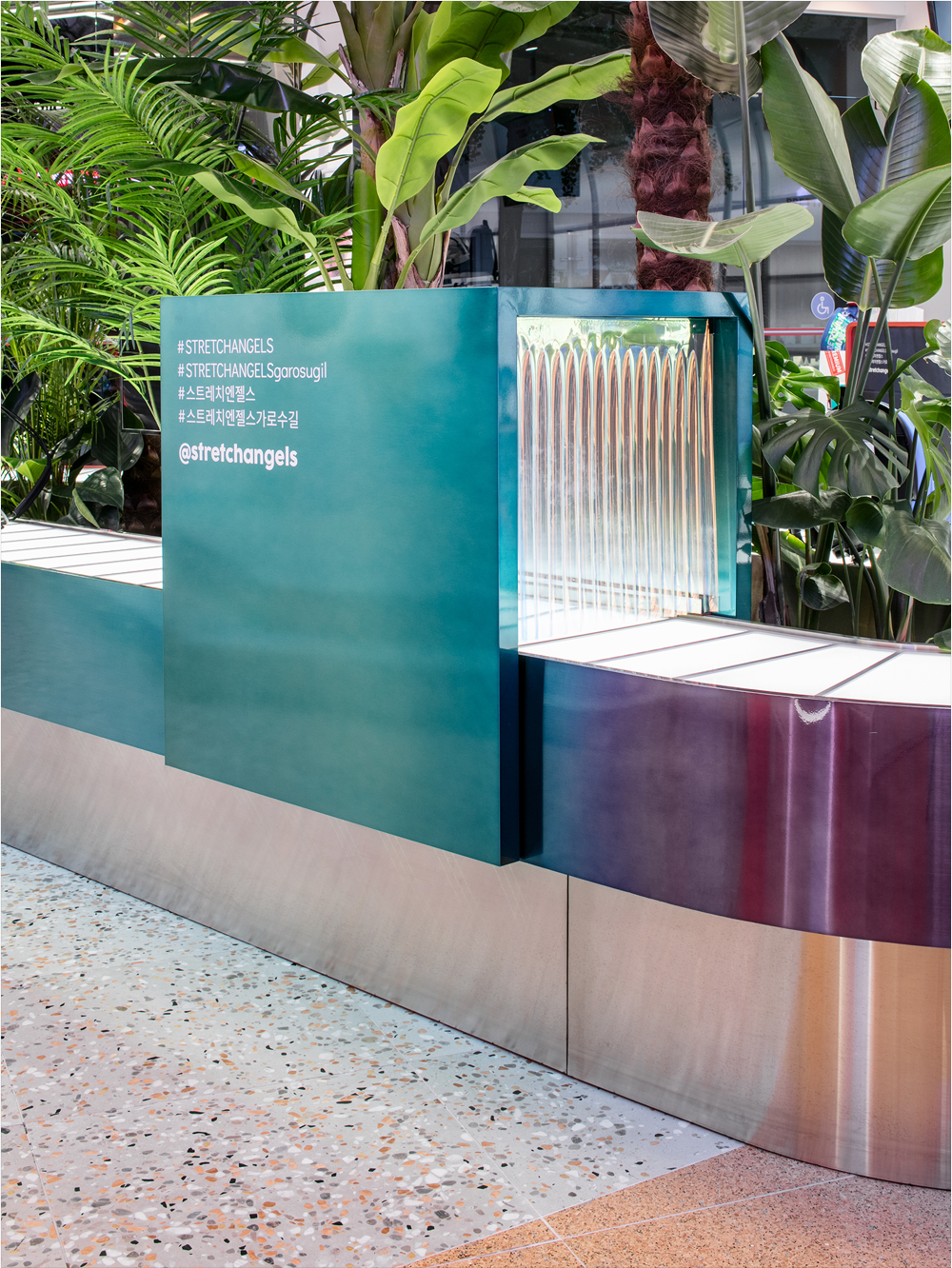 首尔 Stretch Angels 旗舰店，空中旅行主题的零售空间设计-3