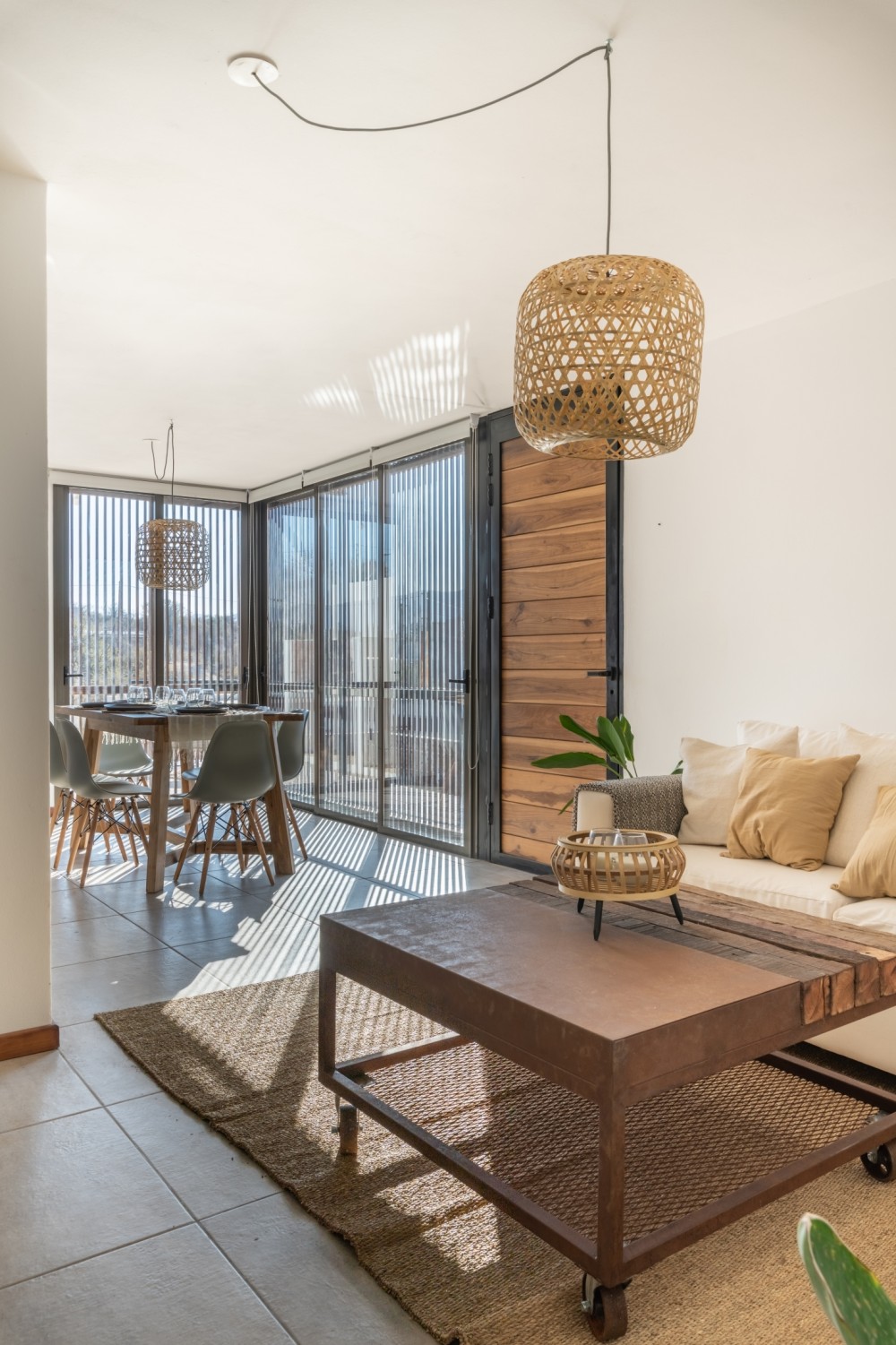 阿根廷山林中的简约住宅设计-17