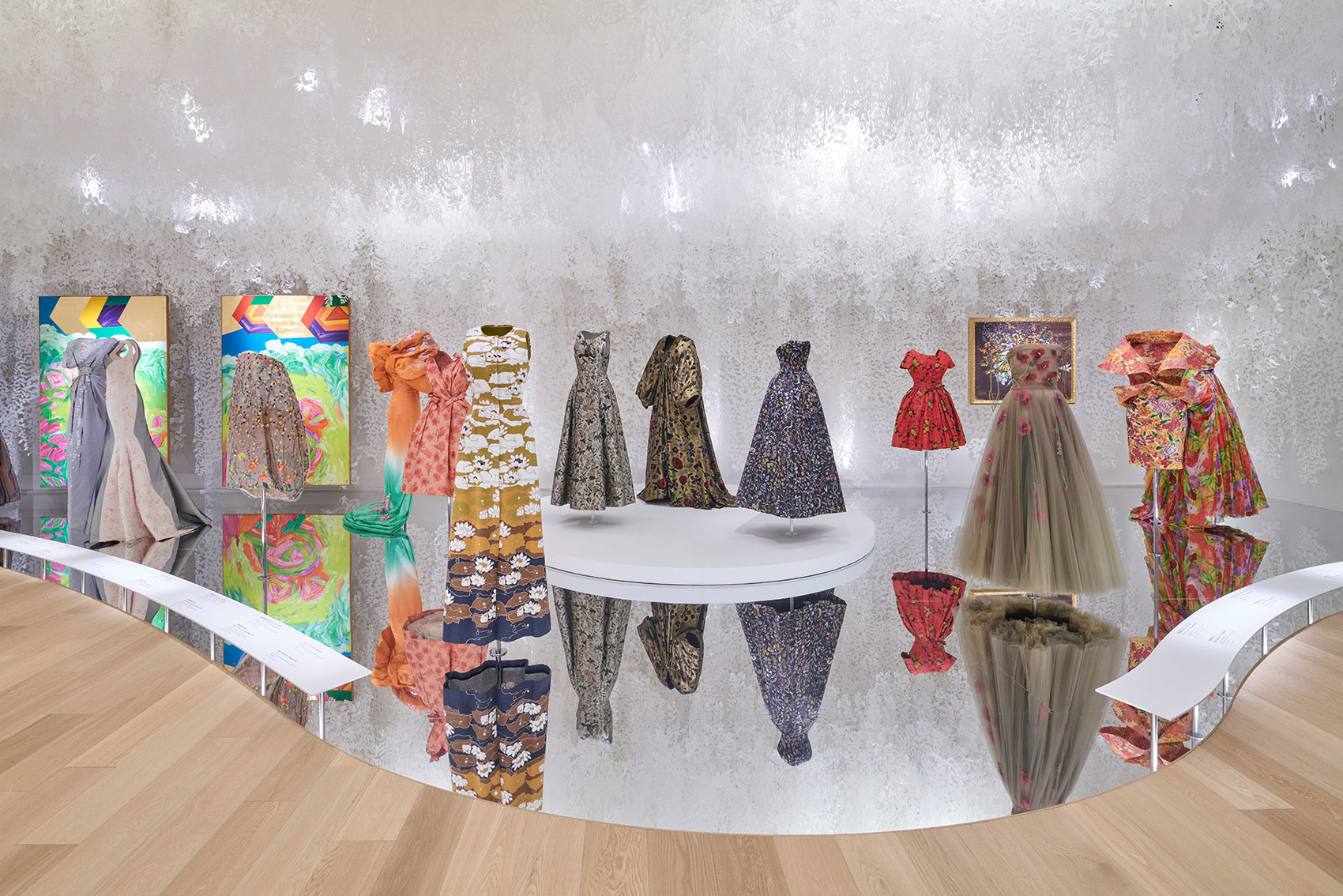 《克里斯汀·迪奥:梦之设计师》展览丨日本东京丨OMA+Shohei Shigematsu-29