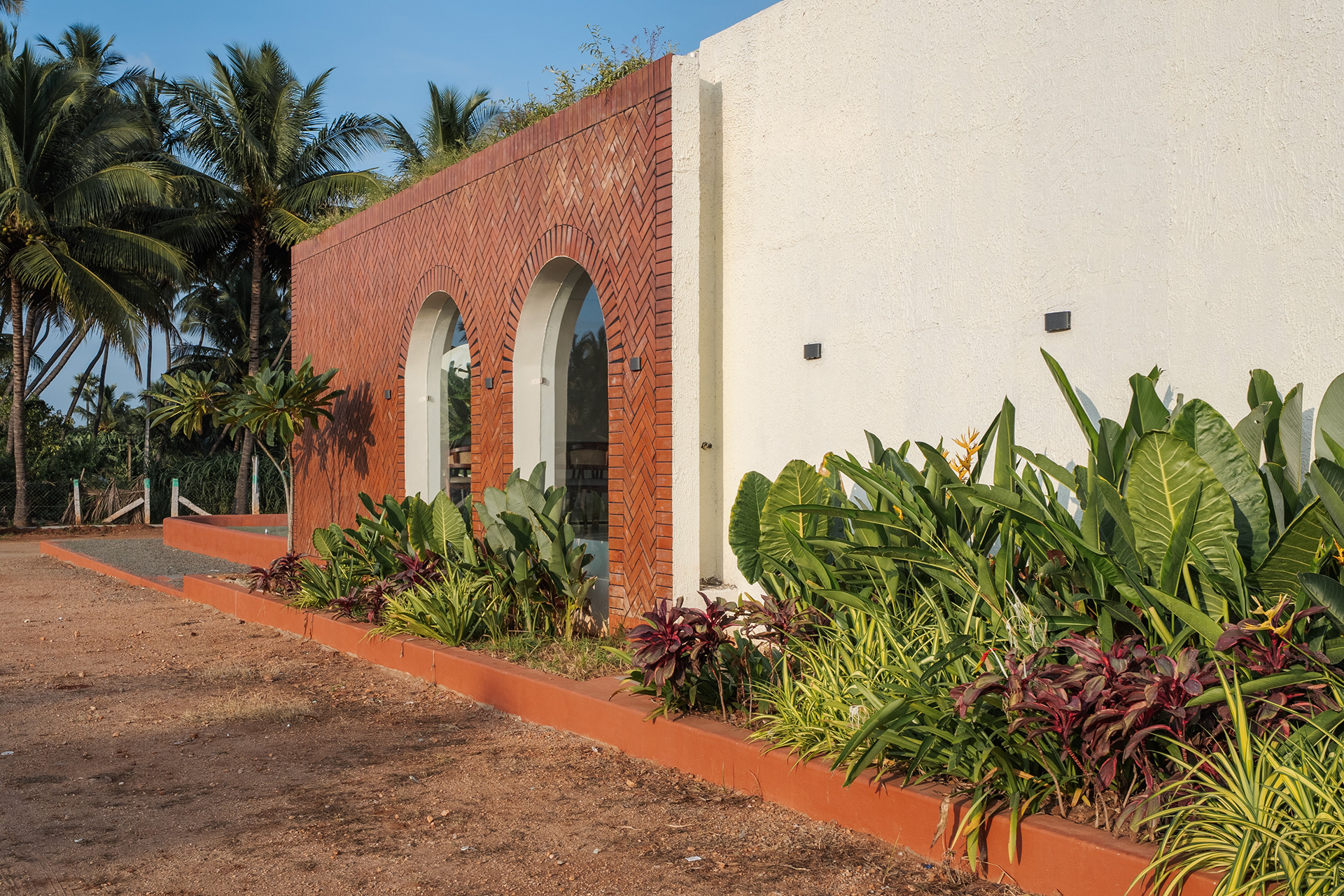 露台餐厅丨KARTHIK ARCHITECTS-15