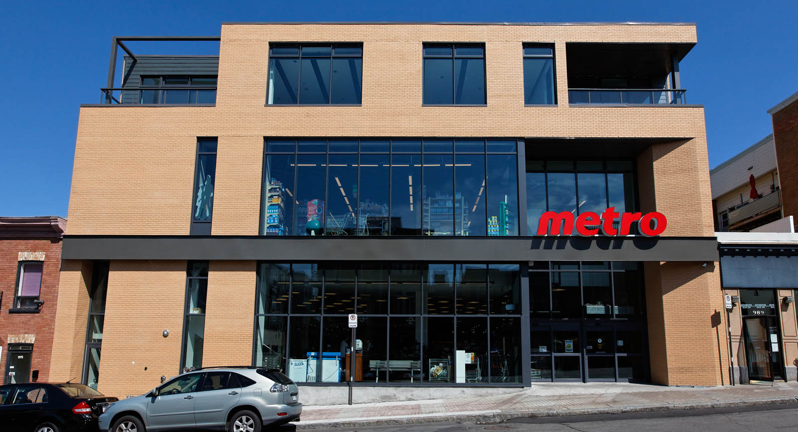 Cartier street Metro store-5