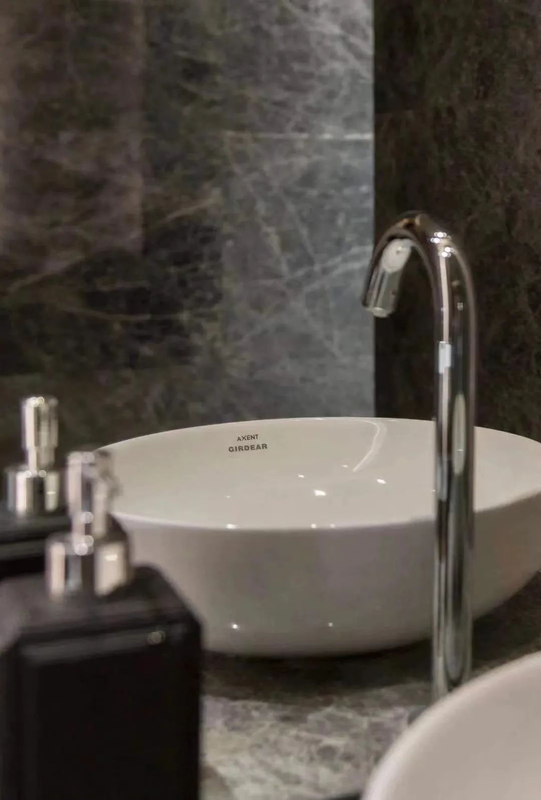 一城一仕 | MUJI设计鼻祖亲自操刀，充满生命力的哥弟酒店-49