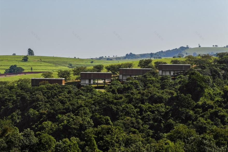 巴西 Residência da Mata 住宅 | 巧妙利用地形的现代设计-2