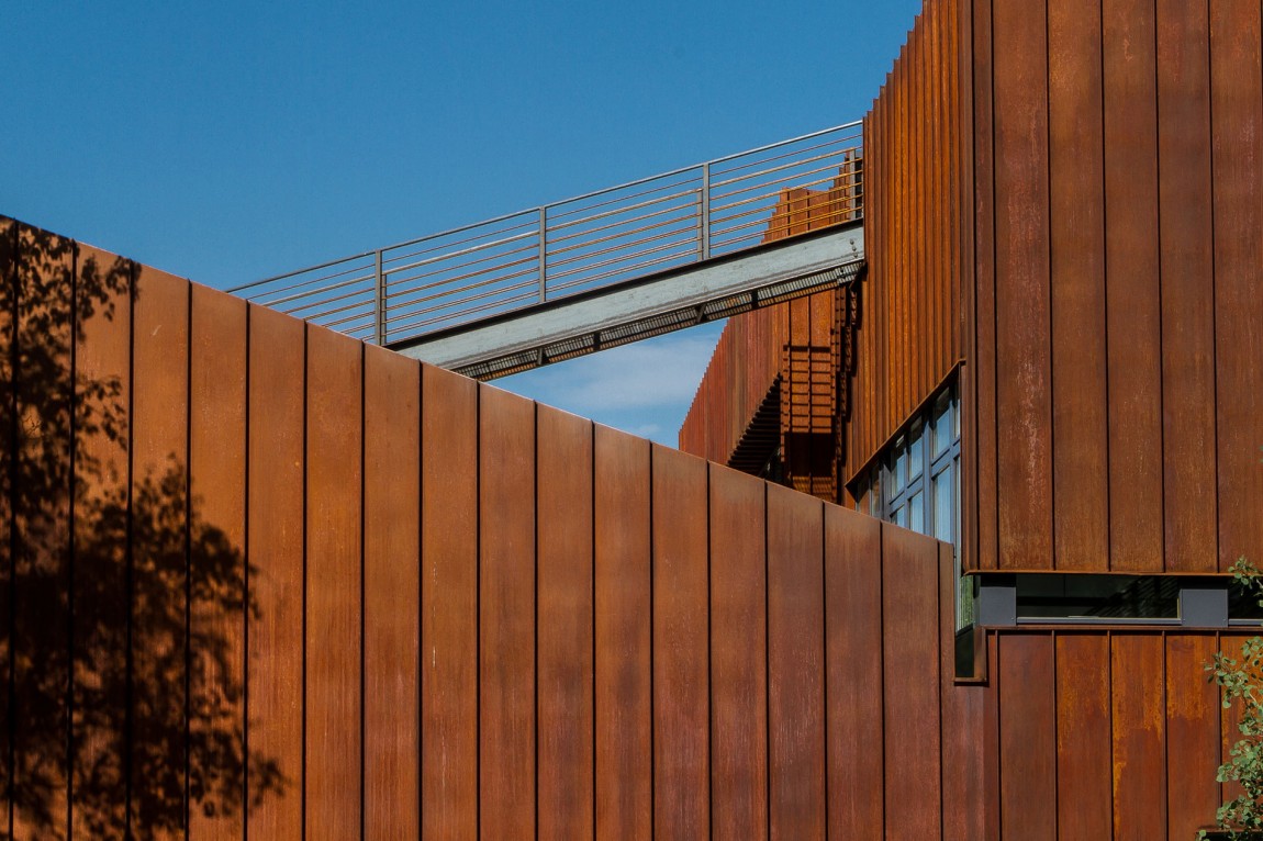 蒙大纳环保住宅 | 钢木玻璃打造的可持续美景之家-17