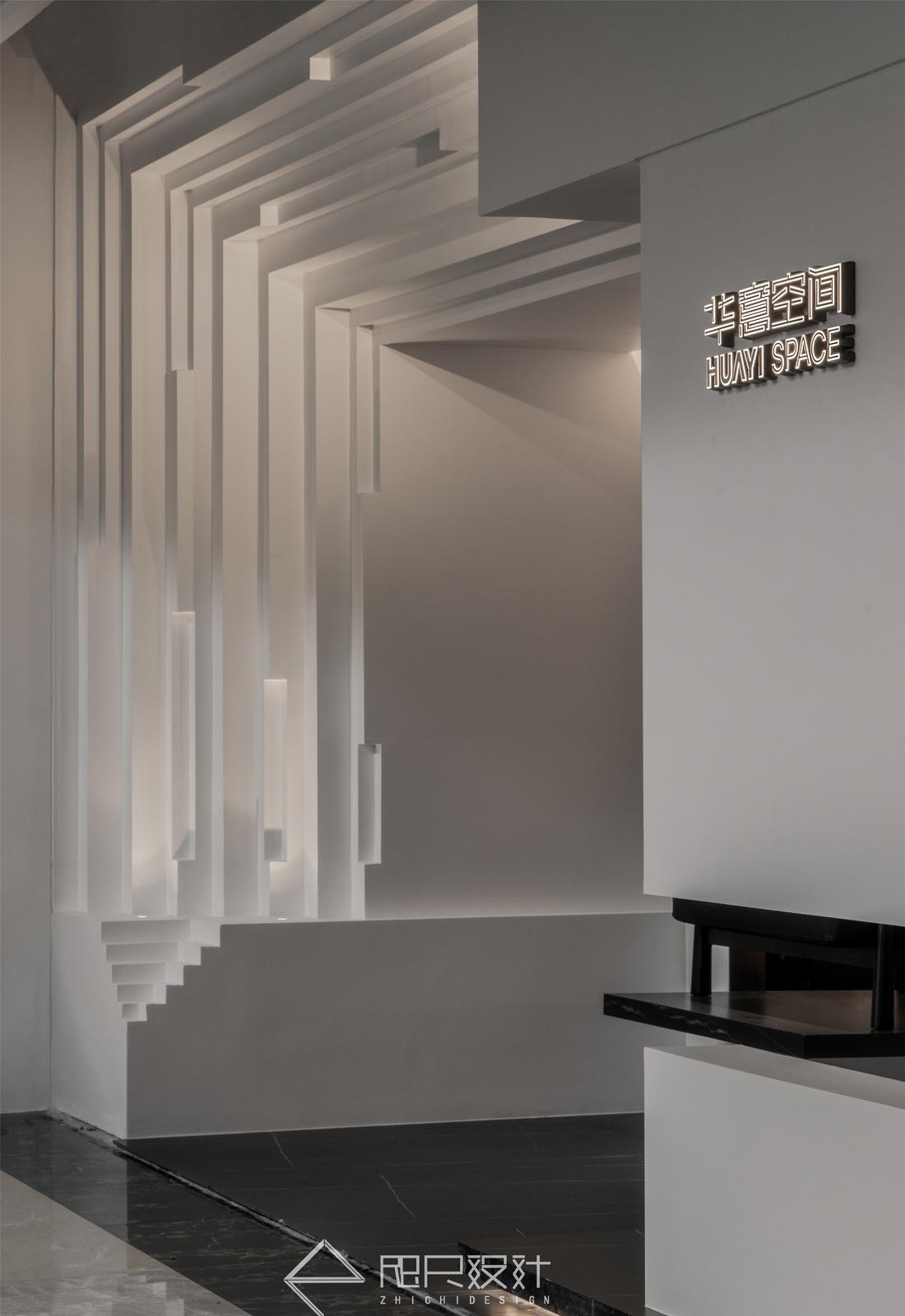 半墙设计、镜像交错,打造个性家居空间-1