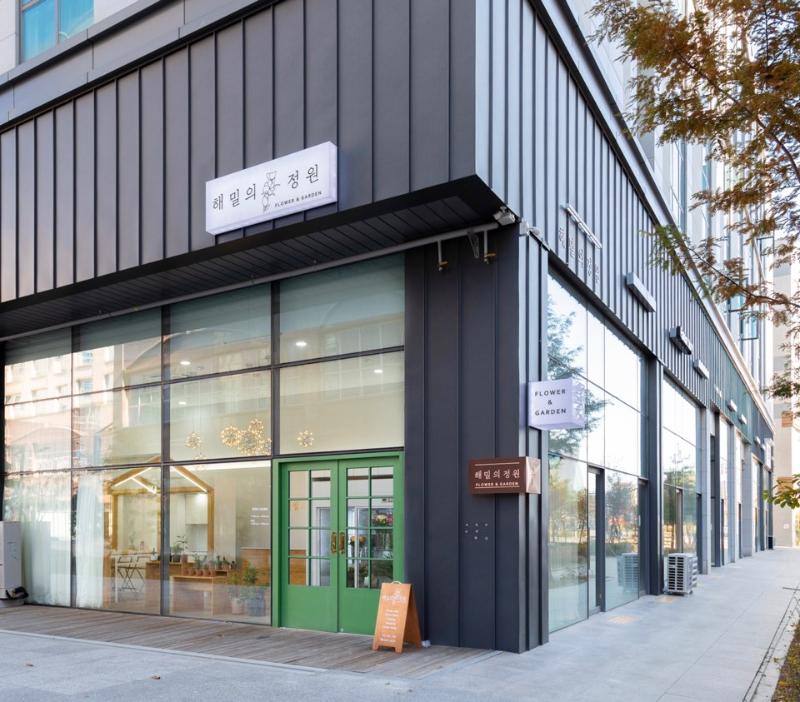 极简 13 坪韩式风格店铺设计，打造温馨时尚空间-10